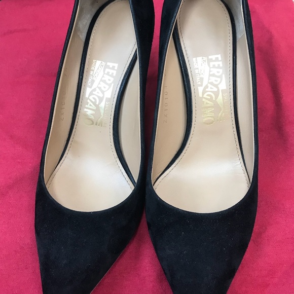 Salvatore Ferragamo Suede Pumps - Picture 2 of 5